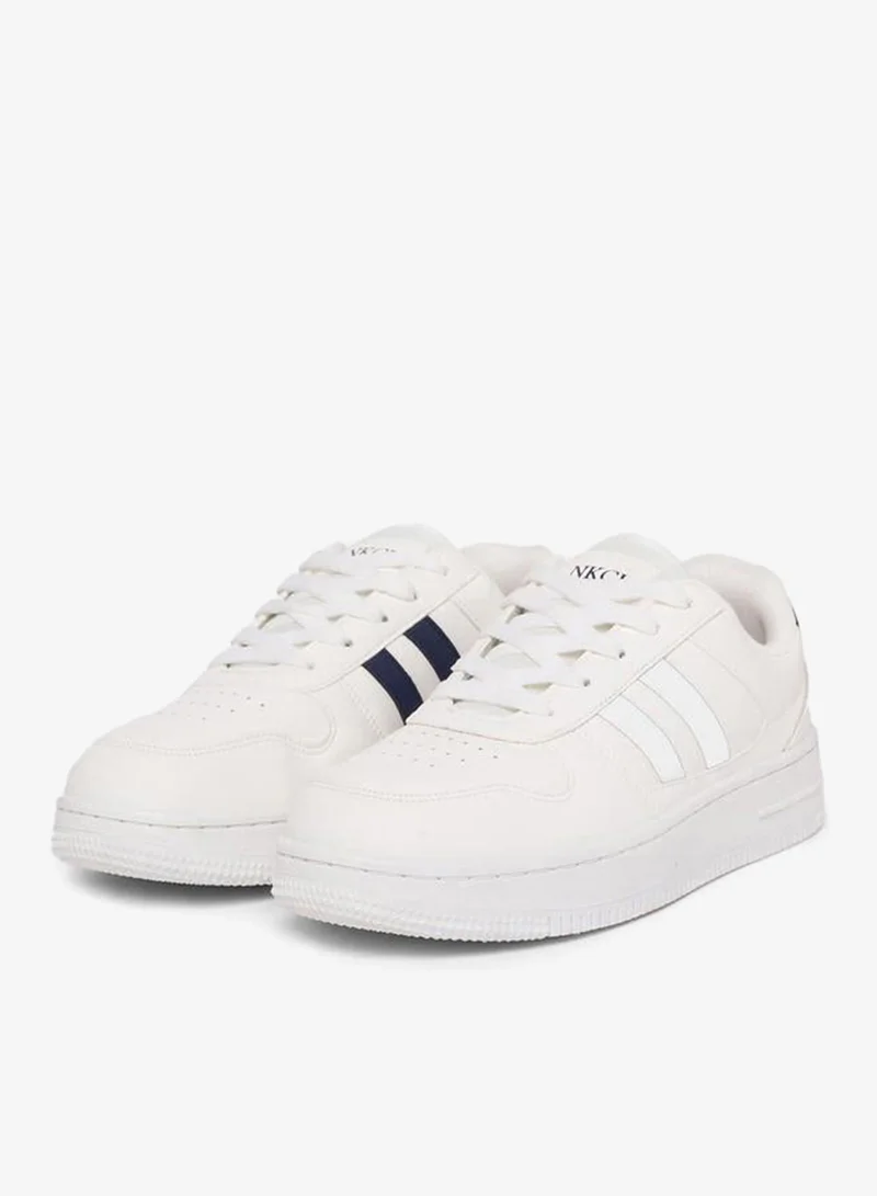 ستايلي اكتيف حذاء سنيكرز بنعل بلاتفورم وخطوط جانبية