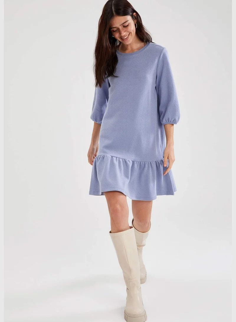 ديفاكتو Long-Sleeved Relaxed Fit Crew Neck Knitted Dress
