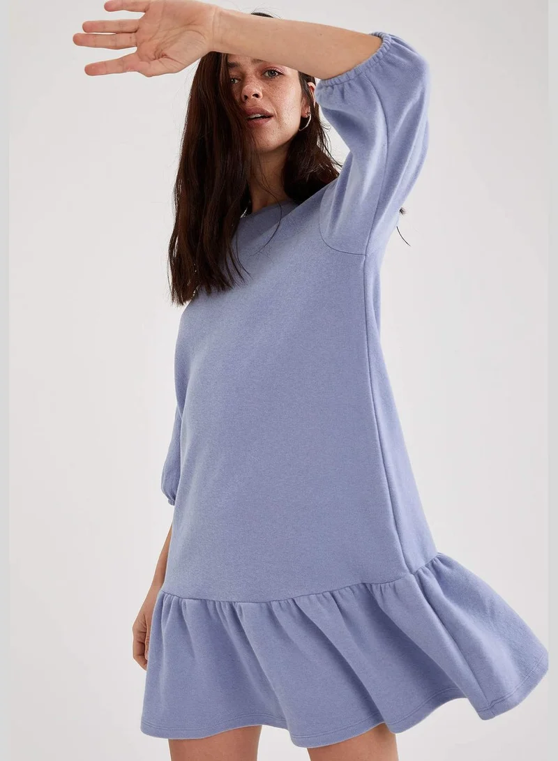 ديفاكتو Long-Sleeved Relaxed Fit Crew Neck Knitted Dress