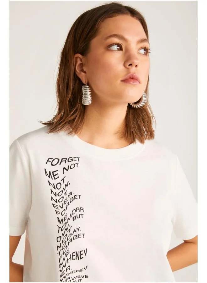 GRIMELANGE Grimelange Thessa Women's Crew Neck Short Sleeve Front Printed Detail Ecru T-Shirt