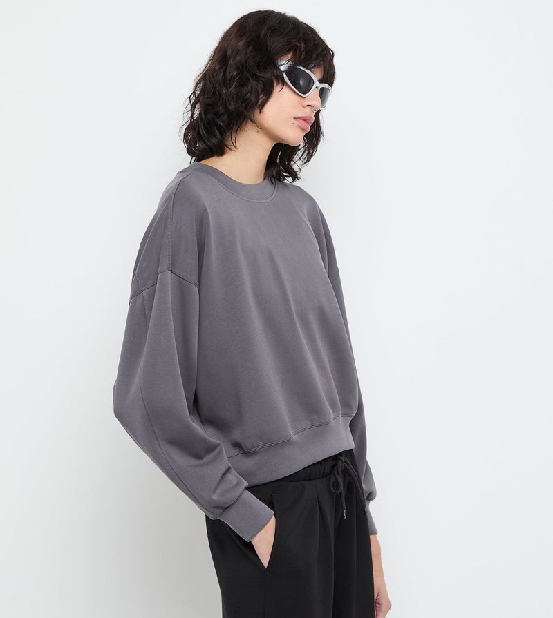 إف5 سويت شيرت نسائي مريح - Image 3