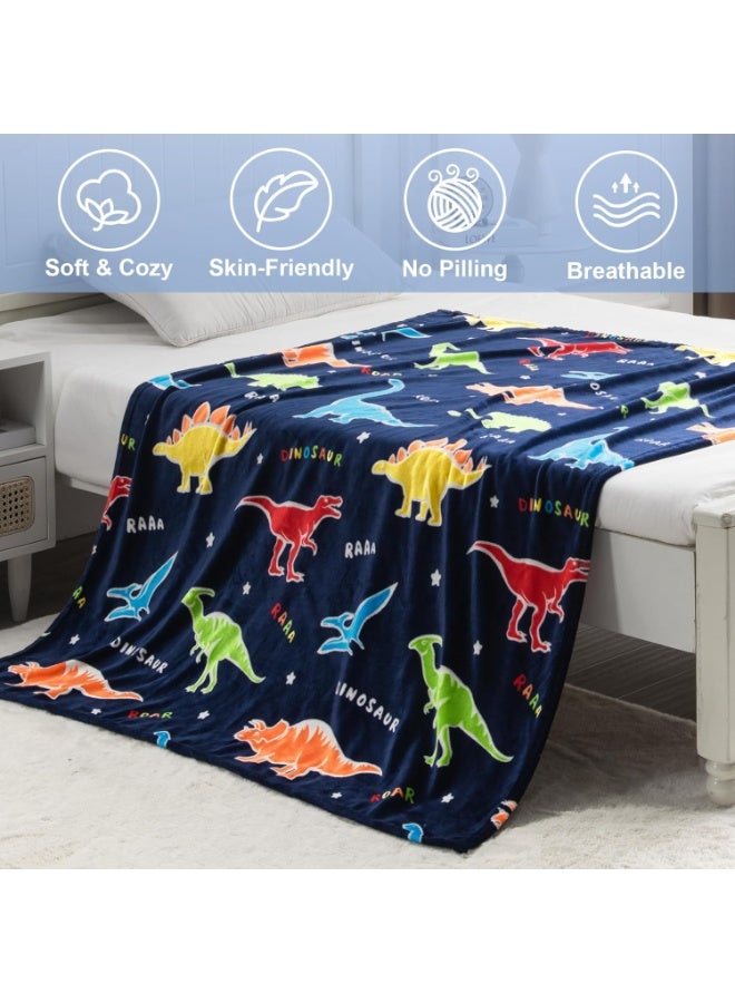 GUDOO هدايا ألعاب الديناصورات للأولاد والبنات – بطانية ديناصور مضيئة في الظلام، أفضل هدية لعيد الميلاد، أعياد الميلاد، عيد الحب، أو عيد الفصح للأطفال من عمر 1 إلى 10 سنوات، وكذلك للمراهقين. بطانية ناعمة ودافئة بقياس 50 × 60 بوصة. - Image 5