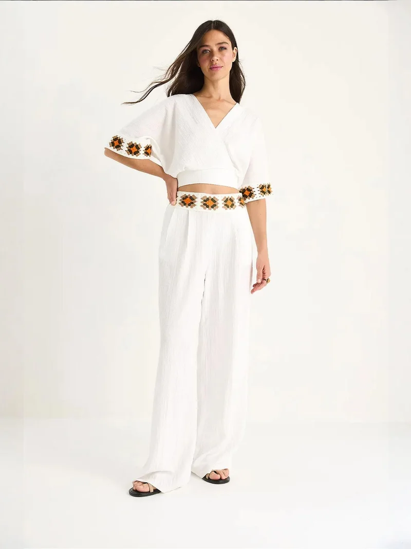 Bianco Lucci LUCCI Textured V-Neck Crop Two-Piece Set
