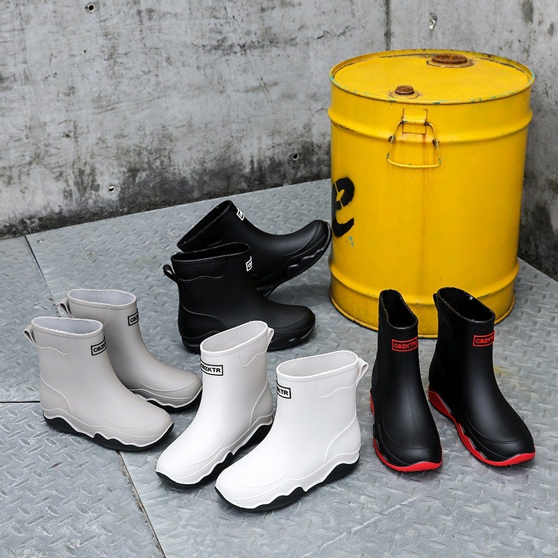 Rain Boots For Couples New Fashion British Rain Boots Plastic Waterproof Rain Boots Outdoor Non-Slip Rain Boots Thick Bottom Water Shoes For Men And Women - Image 5