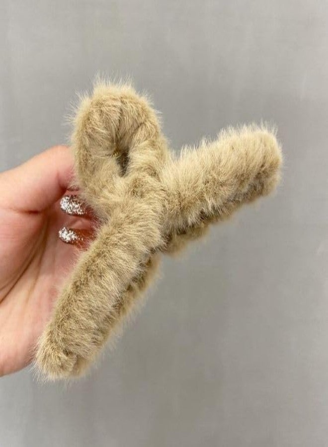 Dkriva مشابك شعر أنيقة من دكريفا® للنساء | مشابك شعر مخملية مانعة للانزلاق للشعر الخفيف والكثيف | مشابك شعر شتوية ناعمة | متعددة الألوان (4 قطع - فراشة طويلة فروية) - Image 5