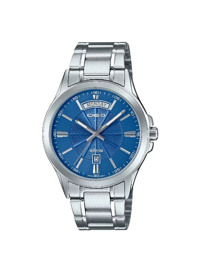 كاسيو ساعة رجالي كاسيو MTP-1381D-2AVDF بسوار ستانلس ستيل، قرص أزرق، عرض اليوم والتاريخ، مقاومة للماء حتى 50م، حركة كوارتز تناظرية (كلاسيك رسمية وكاجوال)