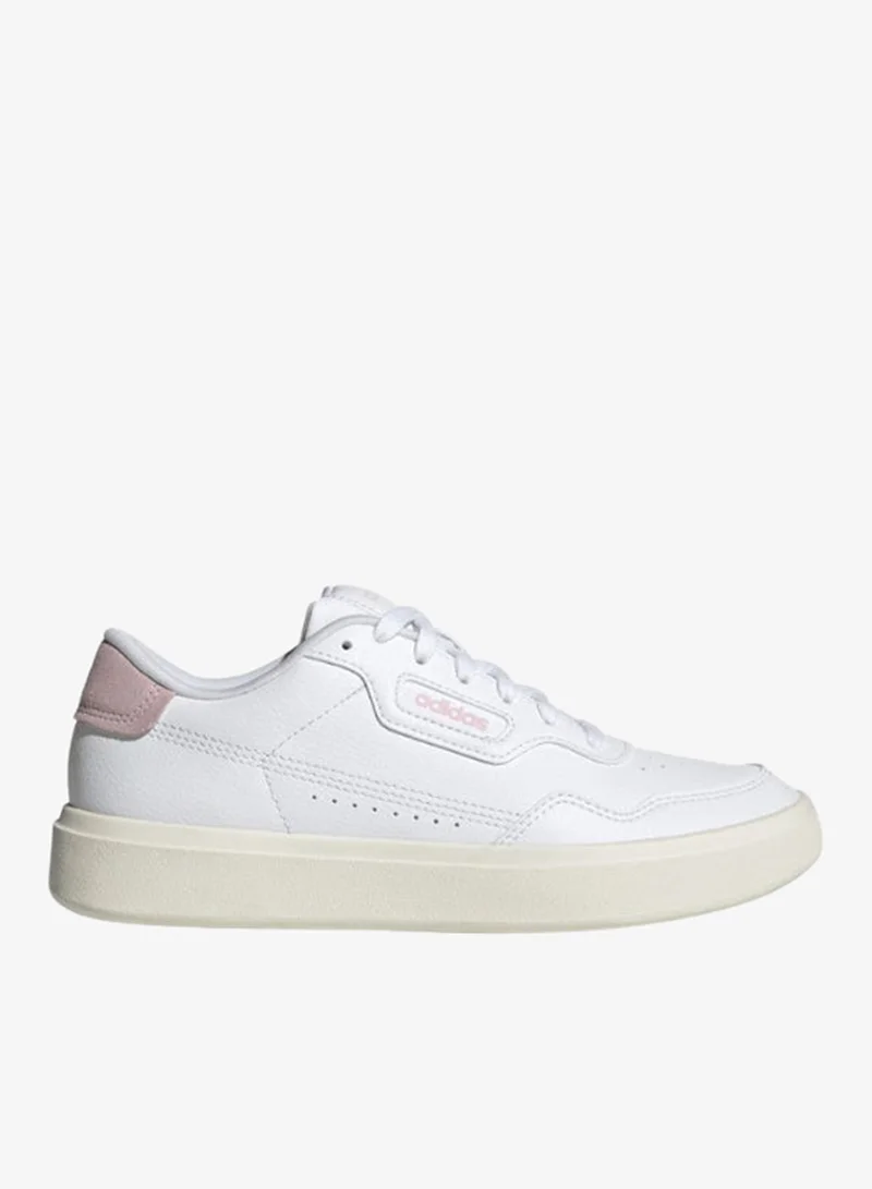 adidas أحذية رياضية نسائية بيضاء بارك ست .