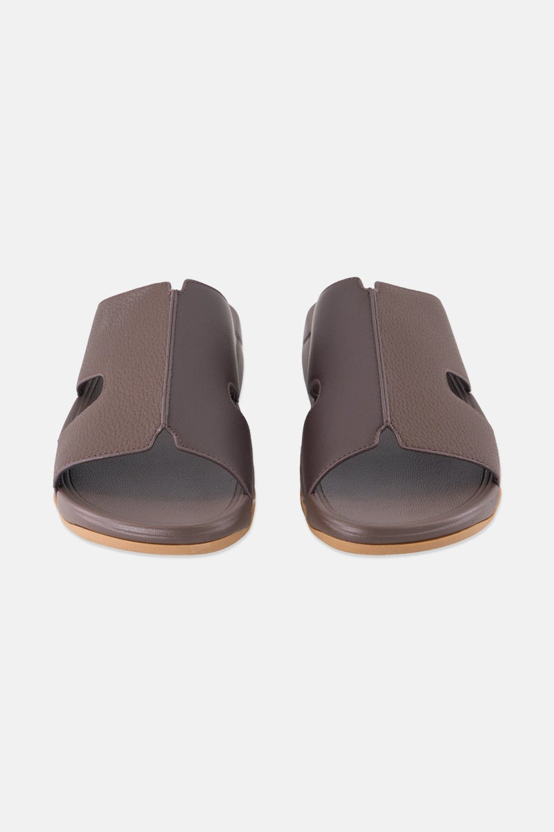 English Laundry Men Slip On Arabic Sandals, Brown  - Image 4