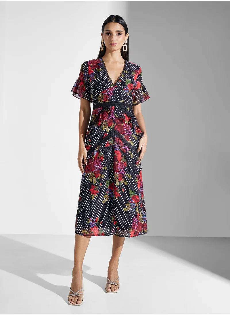 Hope & Ivy Floral Print Dress With Contrast Lace Detail