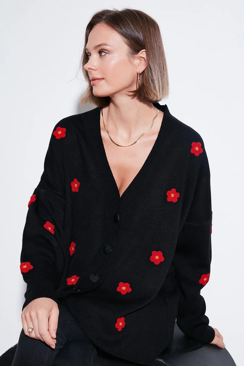 ليلا Oversize Fit Floral Buttoned V Neck Soft Acrylic Women's Cardigan 4616192