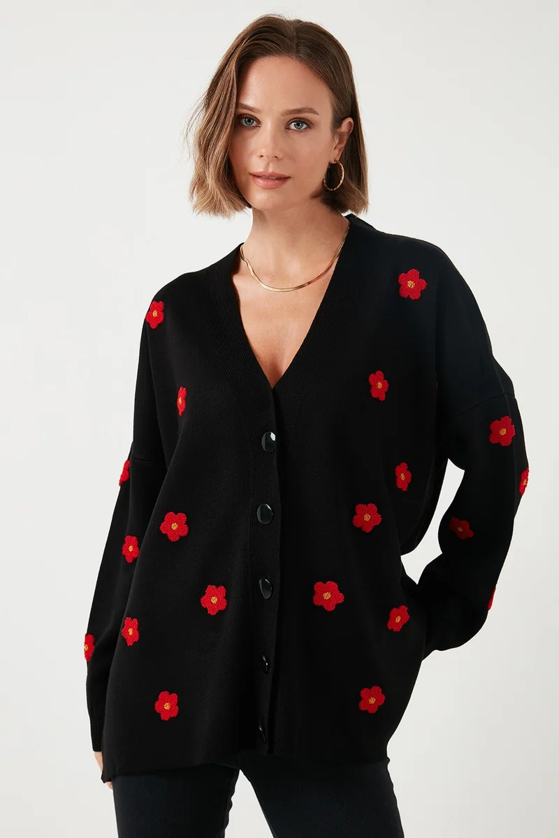 ليلا Oversize Fit Floral Buttoned V Neck Soft Acrylic Women's Cardigan 4616192