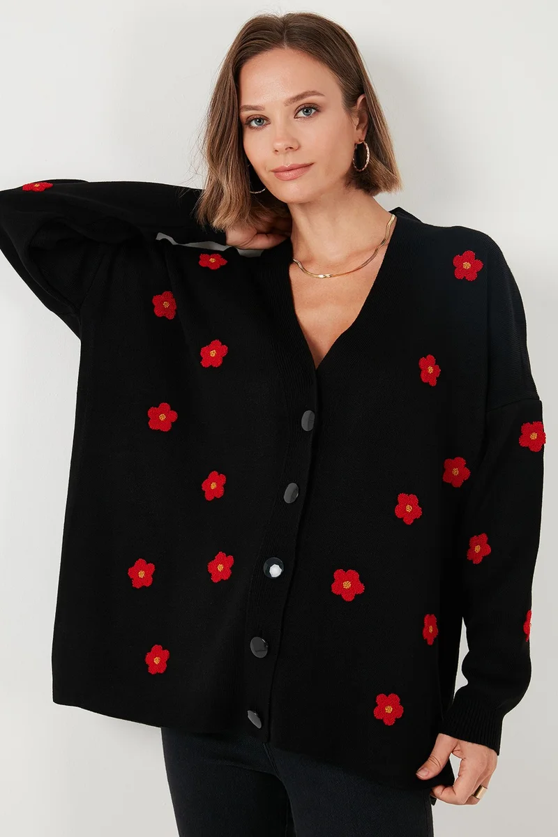 ليلا Oversize Fit Floral Buttoned V Neck Soft Acrylic Women's Cardigan 4616192