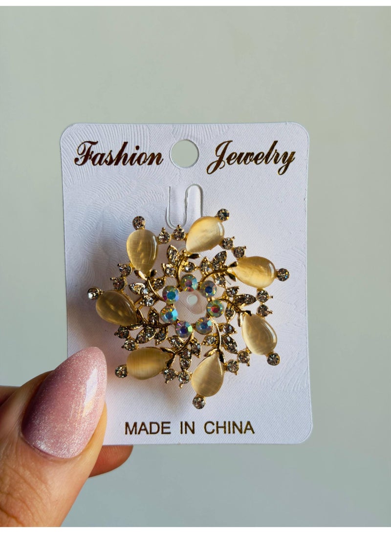 دبوس ملابس انيق مرصع بالفصوص بروش