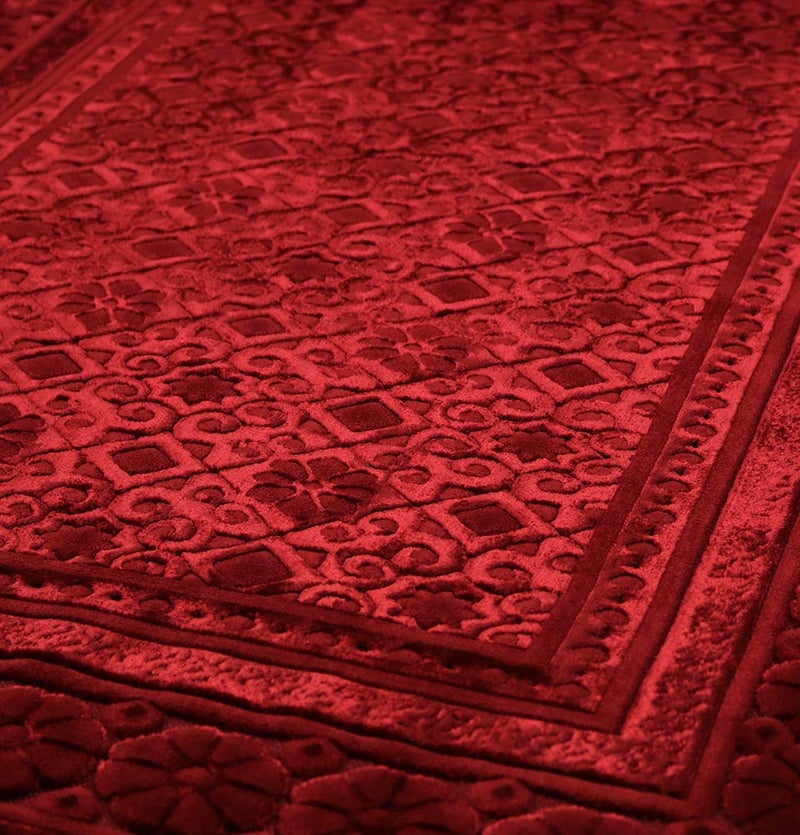 Modefa Velvet Prayer Rug - Soft Plush Turkish Janamaz Sajada Carpet for Men and Women - Plain Solid Prayer Mat Ramadan Eid Gift - with Prayer Beads - Luxury Floral Stamp (Red) - Image 4
