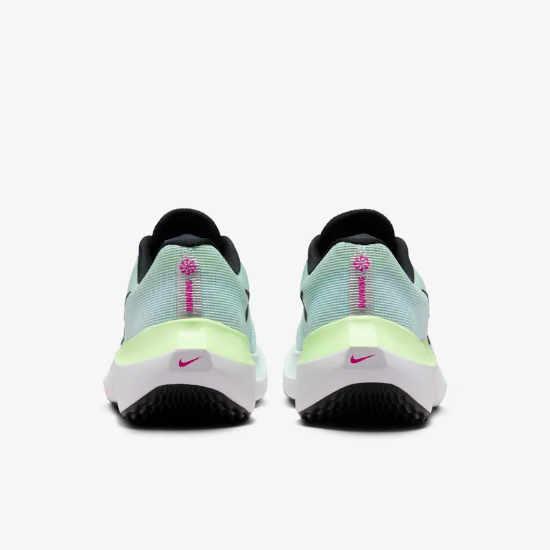 Nike Women's Zoom Fly 5 Road Running Shoe