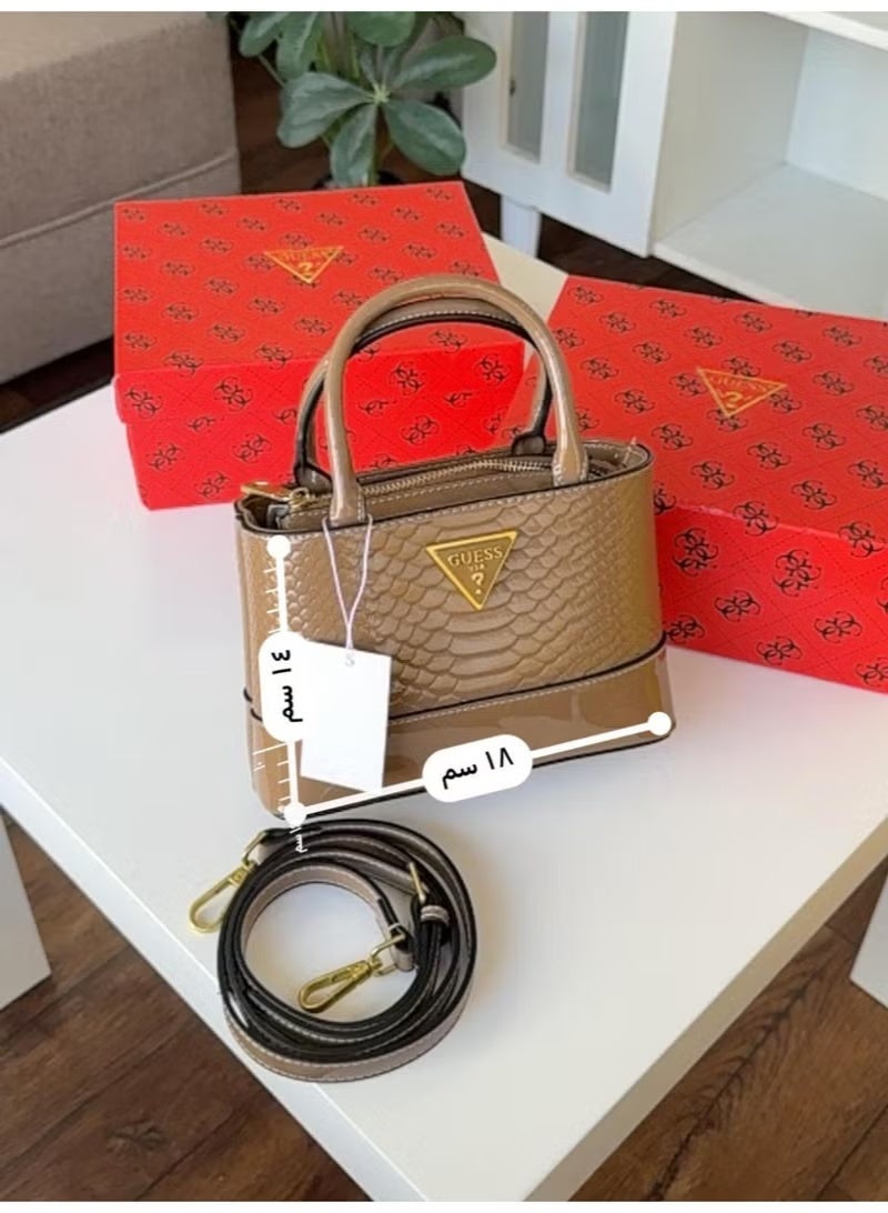 Elegant and simple women's handbag by Guess