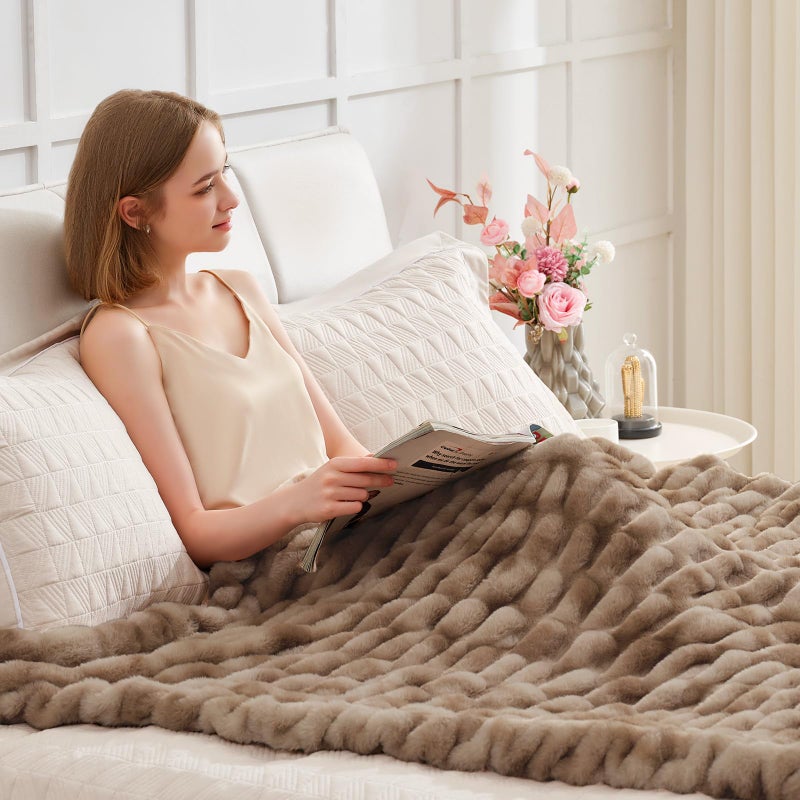 VFROO Ultra Soft Luxury Faux Fur Throw Blanket for Counch Fuzzy Fluffy Plush Warm Cozy Elegant Wrinkled Blanket for Sofa Bedroom Living Room (50""x60"" Tie-dye Coffee) - Image 2