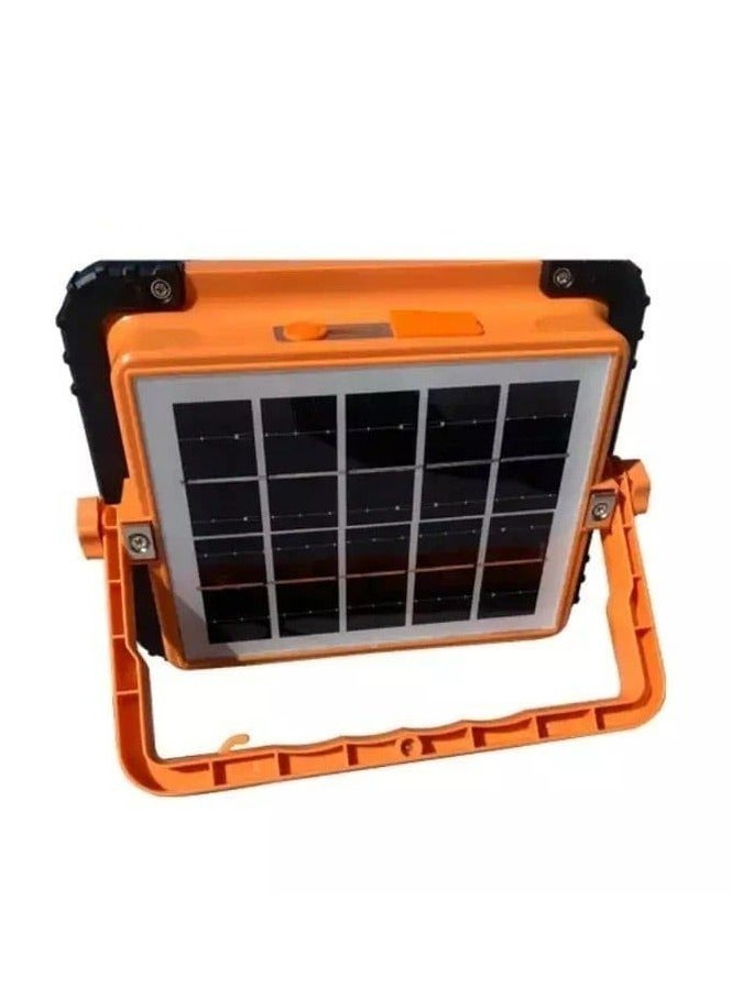 LED flashlight, powered by solar energy, water and rain resistant, equipped with a huge internal battery to charge the phone and various devices - Image 2