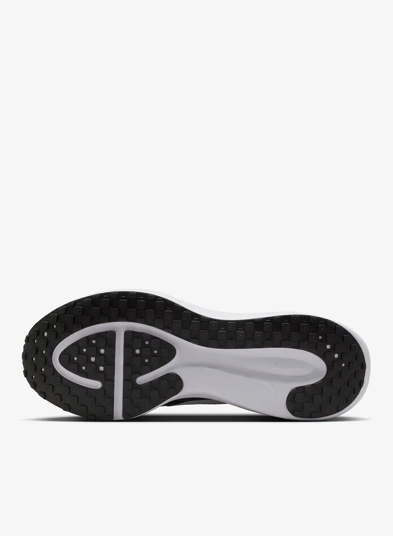 نايكي ريفيليوشن  إيزي أون