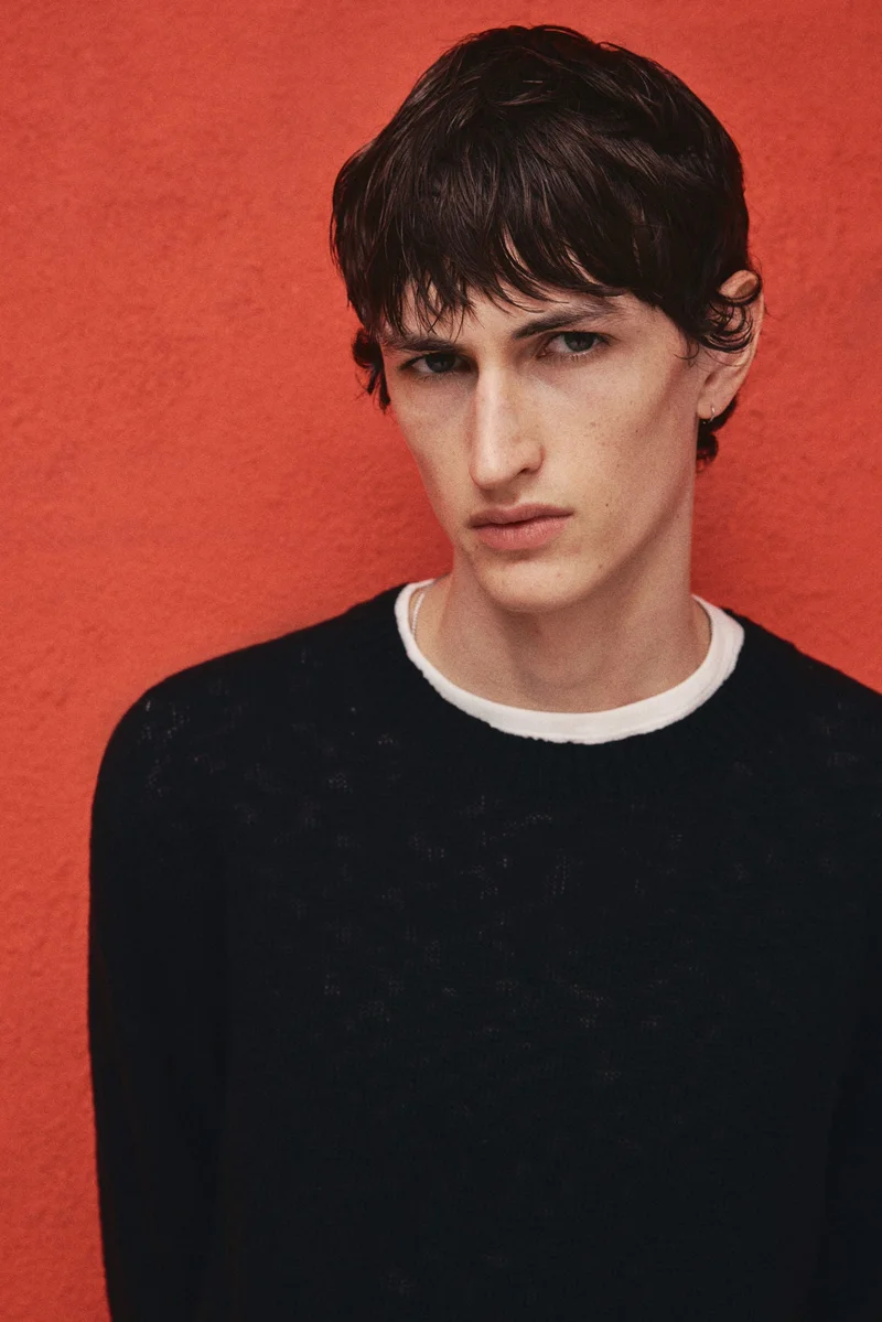 اتش اند ام كنزة بحواف ملفوفة بقصة عادية