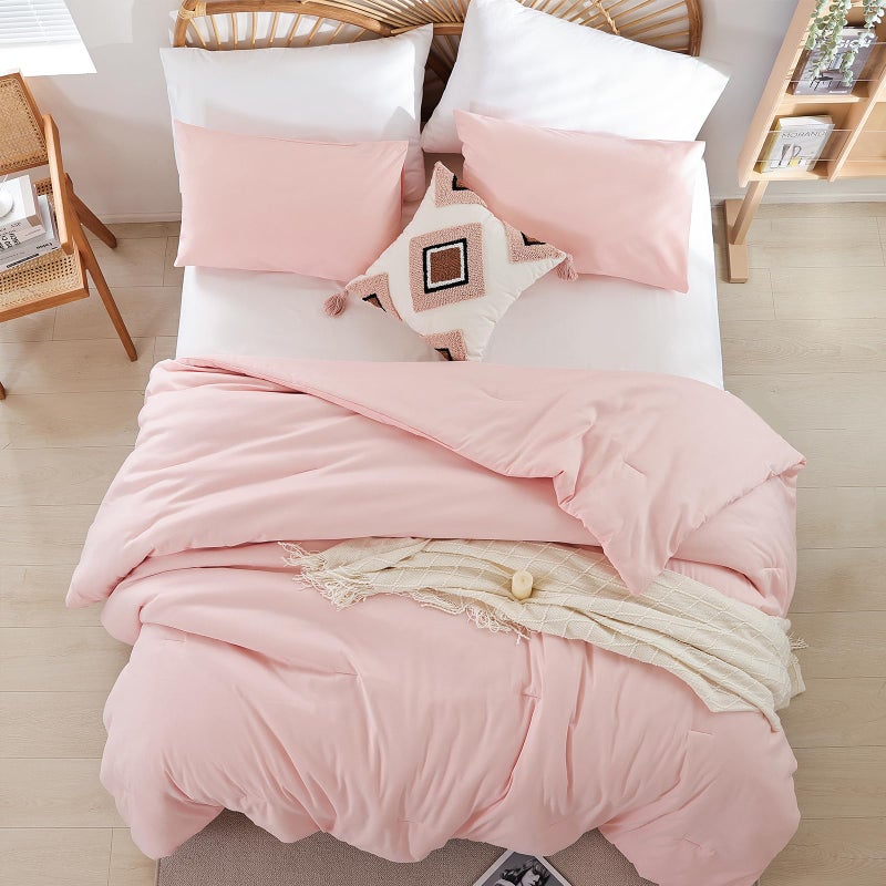 weigelia Super-Soft Micorfiber Comforter Set - Queen Size Blush Pink Lightweight Warmth Comforter for All Season Use, Machine Washable Pink Bedding Set (1 Comforter, 2 Pillowcases) - Image 3