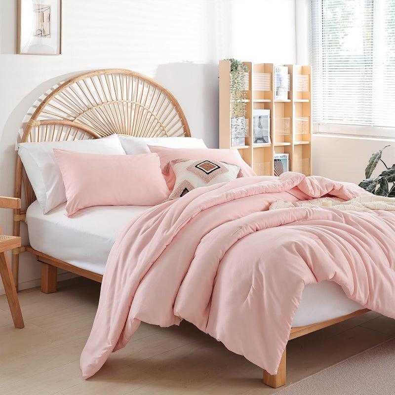 weigelia Super-Soft Micorfiber Comforter Set - Queen Size Blush Pink Lightweight Warmth Comforter for All Season Use, Machine Washable Pink Bedding Set (1 Comforter, 2 Pillowcases) - Image 4