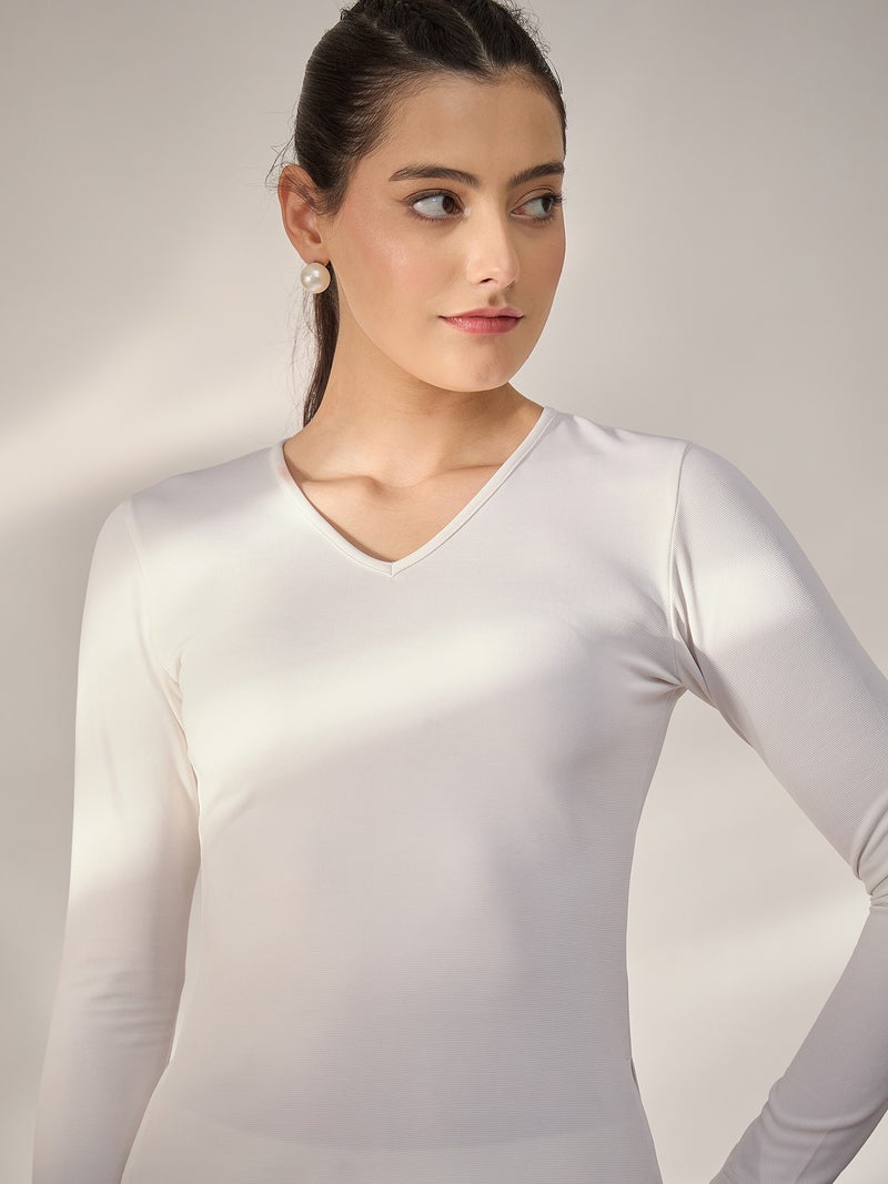 بانيت طقم متناسق (Co-ord Set) بلوزة بيضاء مضلّعة ومحكمة (Fitted) مع بنطلون - Image 3