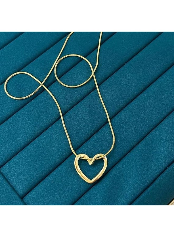 عقد إيطالي من الفولاذ المقاوم للصدأ على شكل قلب مطلي بلون ذهبي مع سلسلة للنساء (دلاية بتصميم قلب) - Image 3