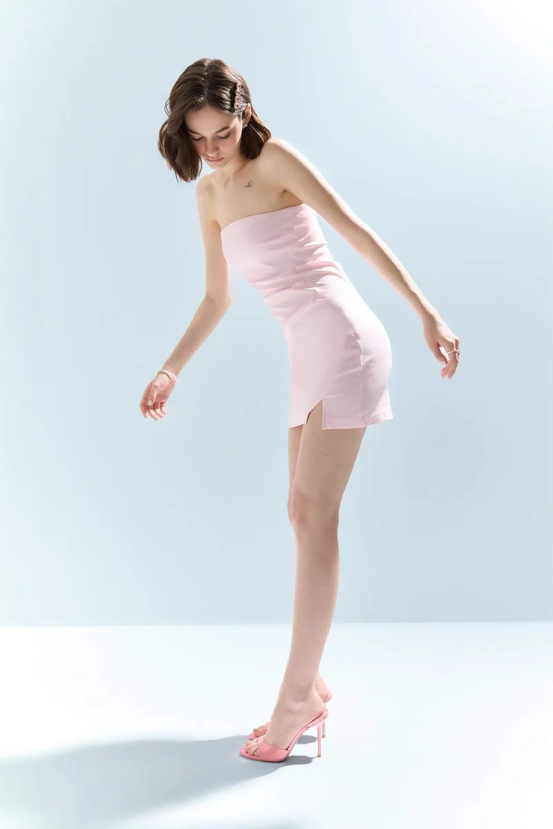 ديفاكتو Bodycon Strapless Mini Dress