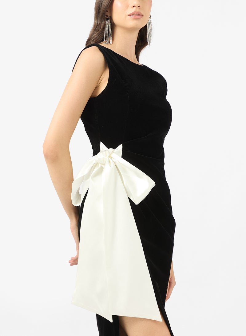 Hope & Ivy Plung Back Satin Bow Midi Dress - Image 3