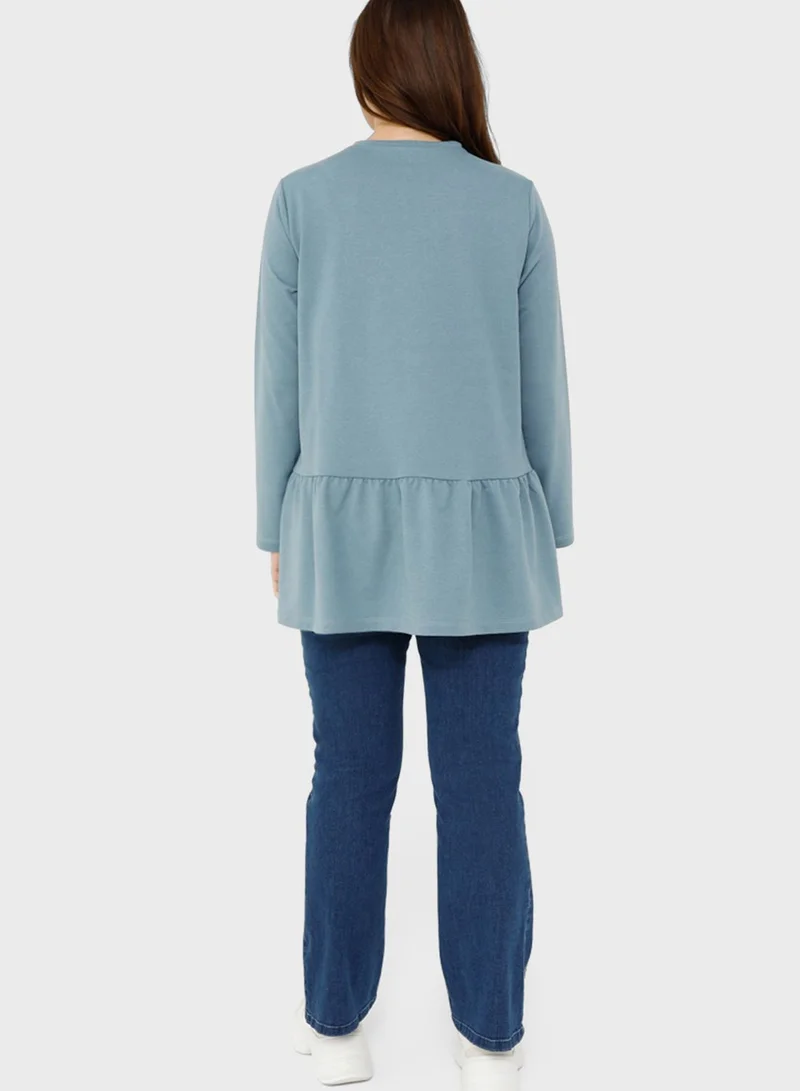 Alia by modanisa Round Neck Tiered Hem Sweatshirt
