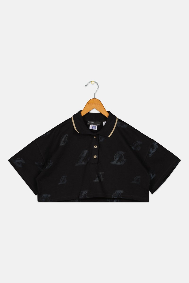 Bershka x NBA Kids Girl Spread Collar Short Sleeve Graphic Print Crop Polo Shirt, Black - Image 2