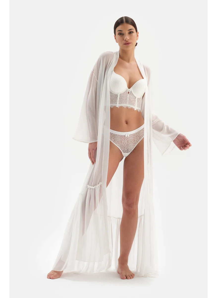داجي White Lace Detailed Dressing Gown