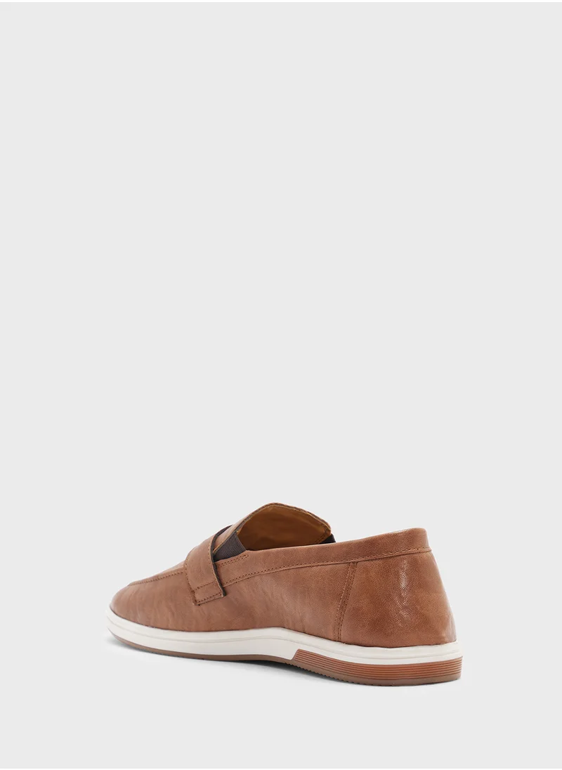 Robert Wood Saddle Detail Casual Slip Ons Loafers
