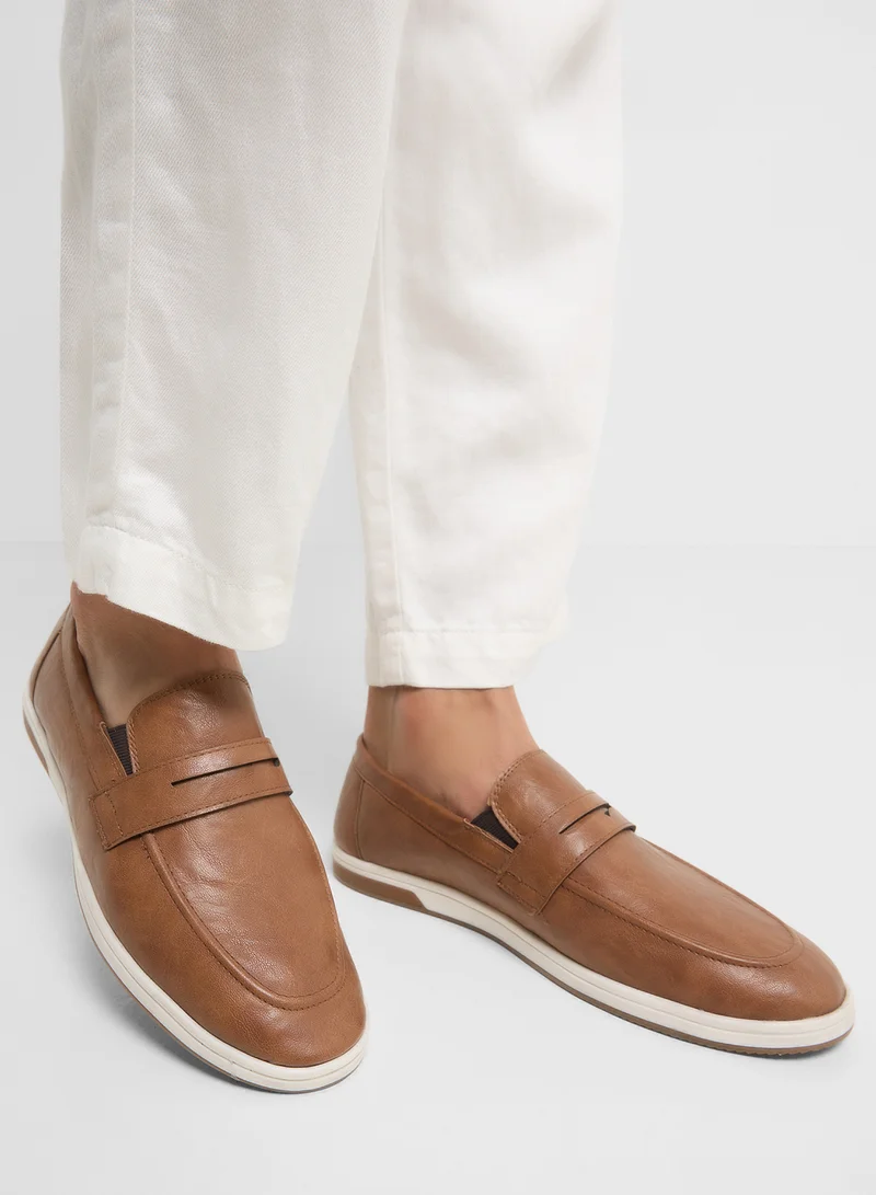 Robert Wood Saddle Detail Casual Slip Ons Loafers