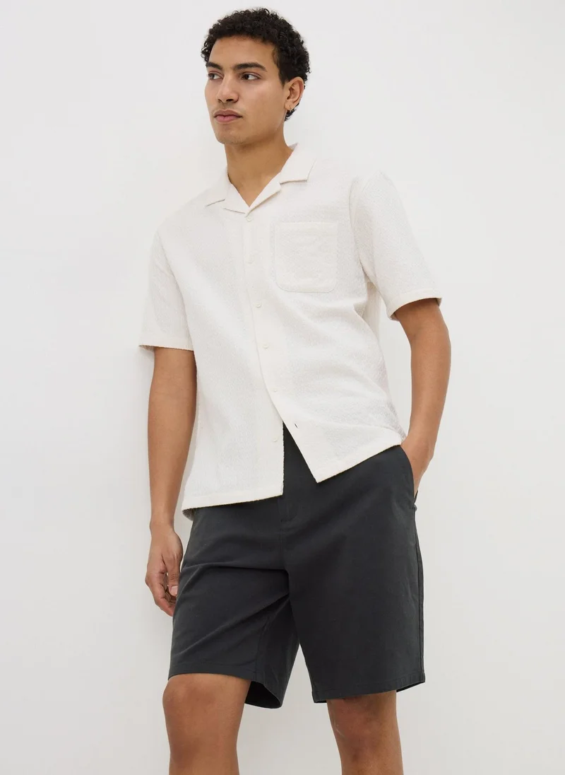 ماتلان Black Regular Fit Chino Shorts