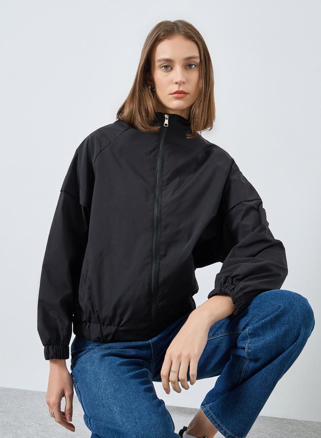 ستايلي جاكيت خفيف الوزن بقصة عادية - Image 3