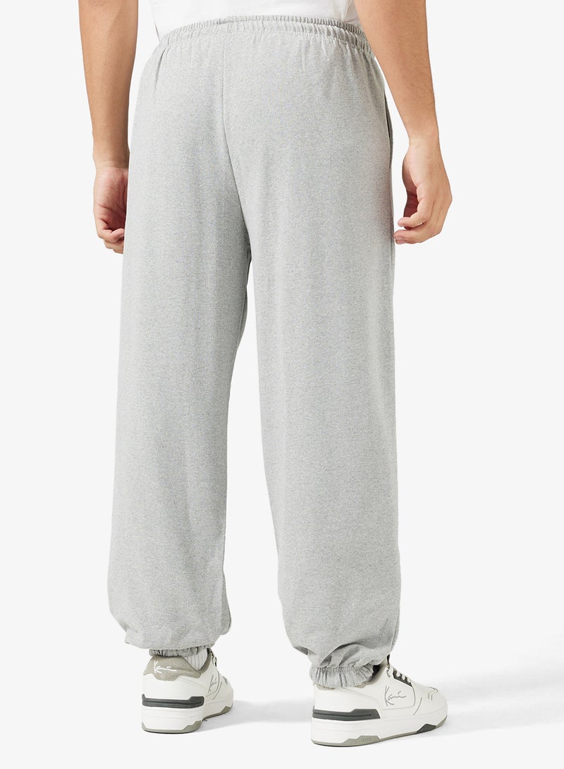 سفنتي فايف بيسيكس بنطال رياضي مخطط مريح بتصميم بسيط - Image 3