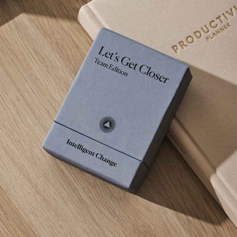 Intelligent Change لعبة الأسئلة الذكية Get Closer لفريق العمل، بطاقات محادثة لثقافة الفريق وتعزيز الروابط، بطاقات نقاط حديث ممتعة للزملاء، لعبة كسر الجليد 52 بطاقة سؤال (LGCTEAM) - Image 2