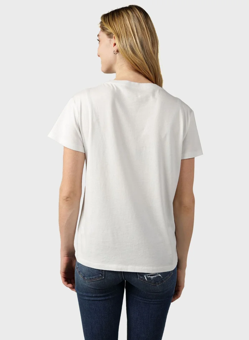 American Eagle Graphic Crew Neck T-Shirt