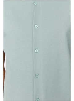 trendyol قميص صيفي محبوك بأكمام قصيرة وياقة كلاسيكية وقصة Slim Fit من Mint TMNSS22GO0025  - Image 5