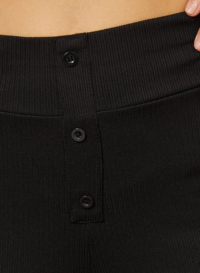 Styli Elastic Waistband Button Detail Ribbed Leggings