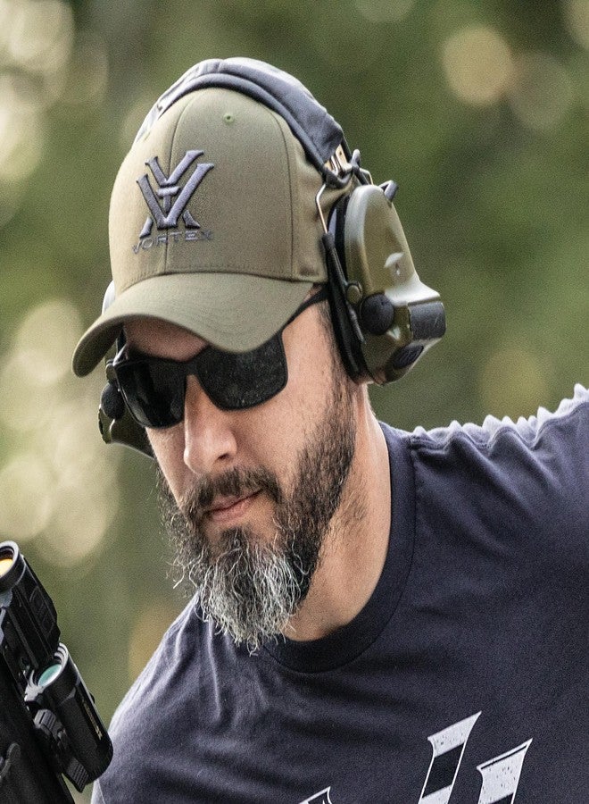 فورتكس قبعة Vortex Optics Flexfit - لون زيتوني داكن، مقاس كبير/كبير جدًا - Image 4