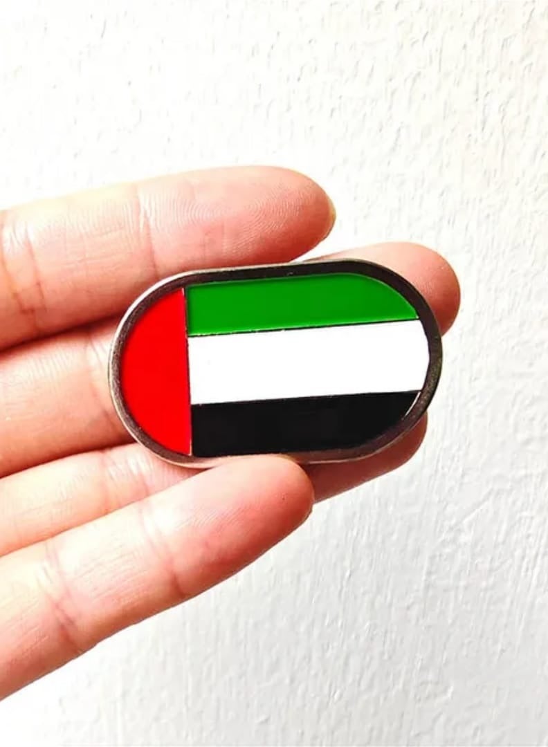 اكنور ملصق علم الإمارات العربية المتحدة – دبوس مطلي بالمينا على شكل علم الإمارات العربية المتحدة مطلي بالذهب مع هدايا - Image 2