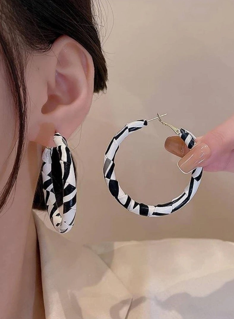 إيكوال حلق اذن نسائي دائري بتصميم ترندي وأنيق وعالي الجودة - Image 4