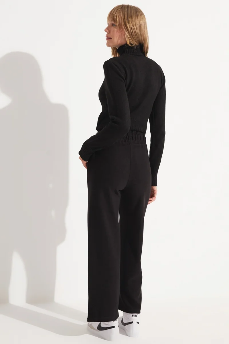 جون High Waist Straight/Straight Cut Cotton Blend Knit Trousers