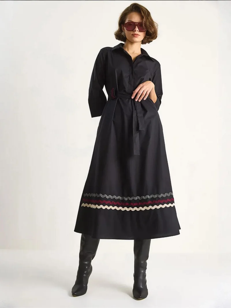 بيانكو لوتشي فستان ميدي مطرز من لوتشي