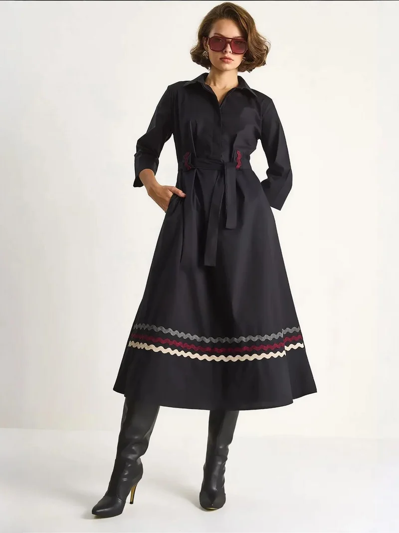 بيانكو لوتشي فستان ميدي مطرز من لوتشي