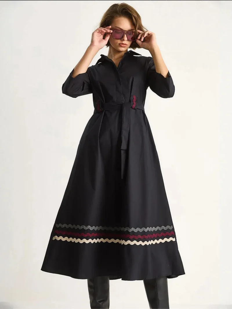 بيانكو لوتشي فستان ميدي مطرز من لوتشي