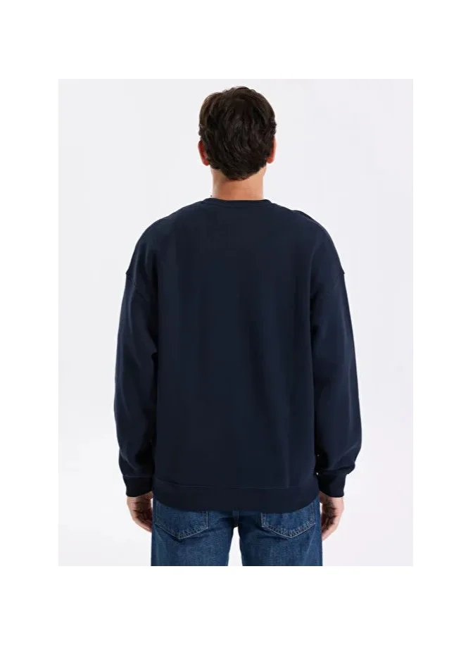 GUESS Casual Crew Neck Sweatshirt